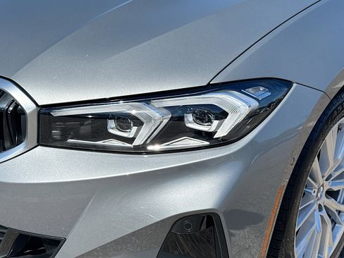 Used 2023 BMW 330i Sedan w/ Premium Package image 9