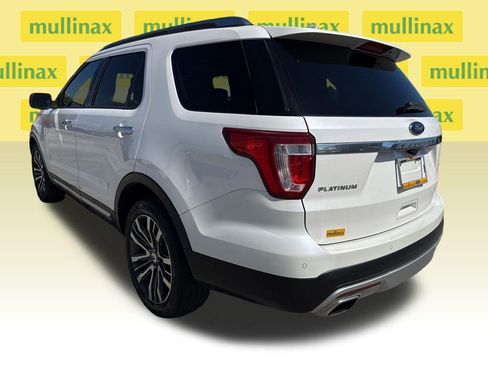 Used 2017 Ford Explorer Platinum image 10