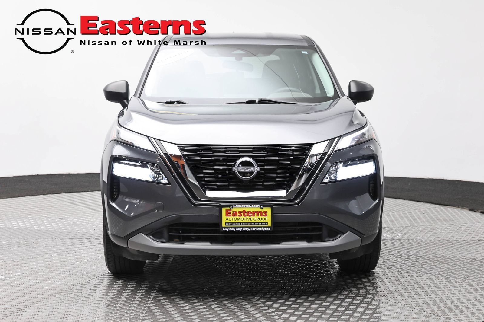 Used 2023 Nissan Rogue S AWD/4WD image 2