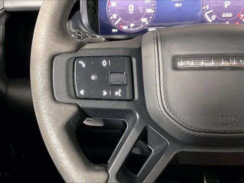 Used 2023 Land Rover Defender 110 V8 image 18