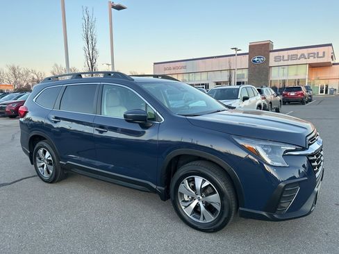 Used 2025 Subaru Ascent Premium image 1