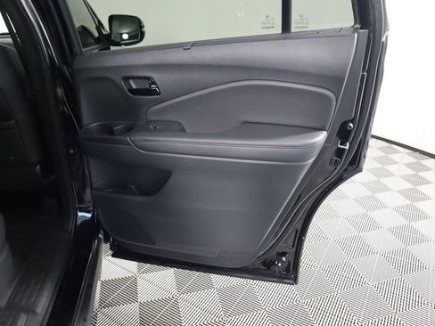 Certified 2024 Honda Passport Black Edition image 28
