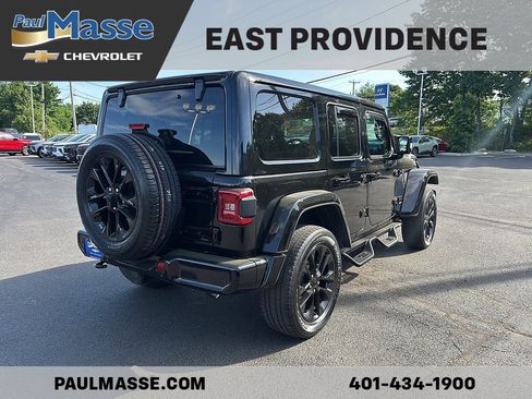 Used 2023 Jeep Wrangler Unlimited Sahara AWD/4WD image 6