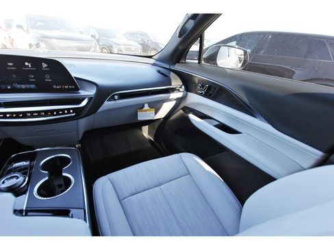 New 2026 Cadillac Lyriq Luxury image 10