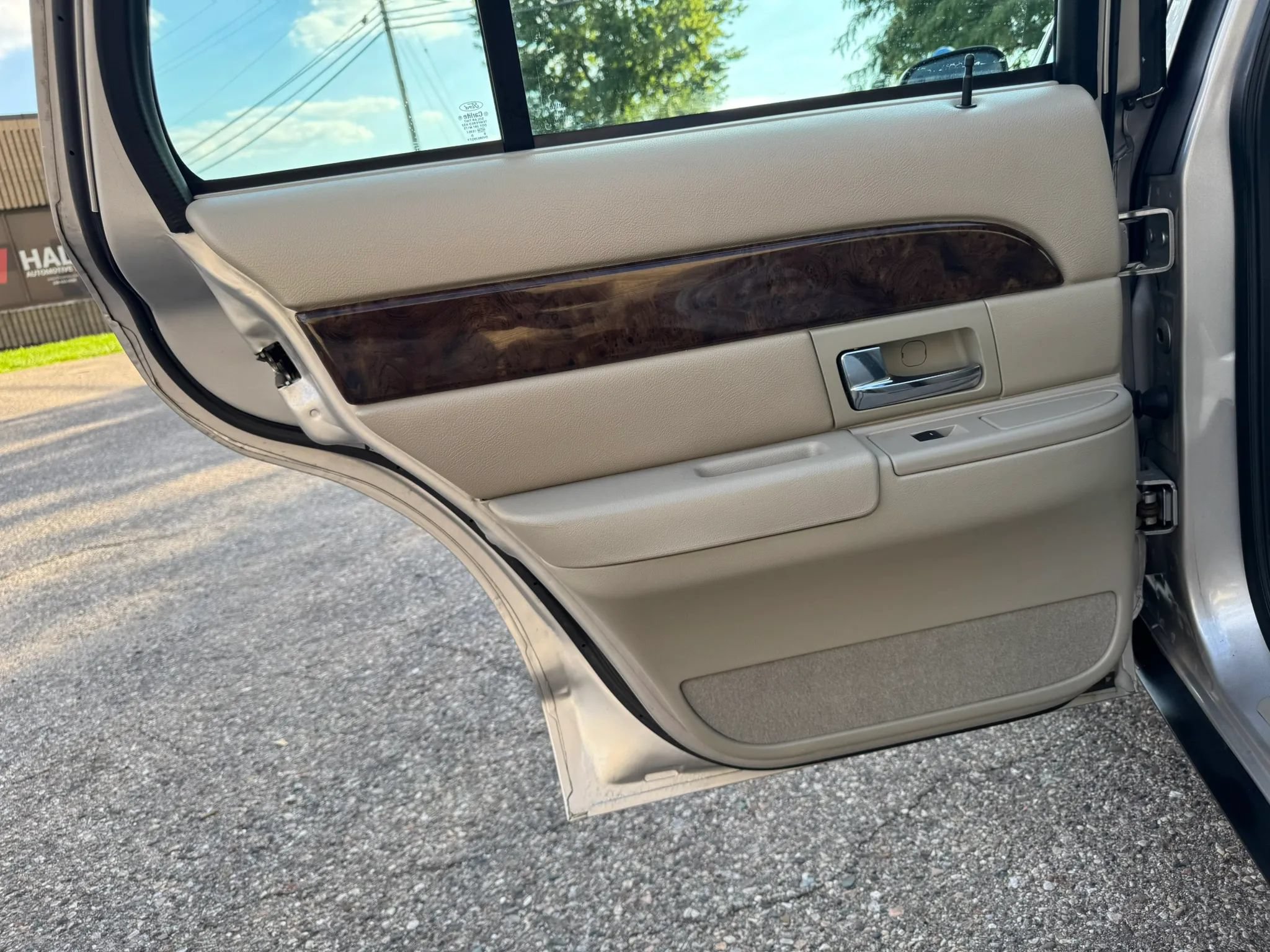 Used 2010 Mercury Grand Marquis LS RWD image 34