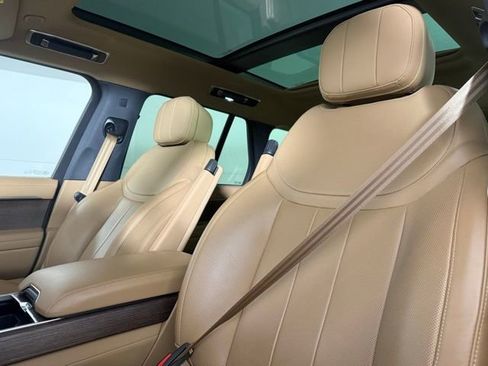 Used 2023 Land Rover Range Rover SE image 5