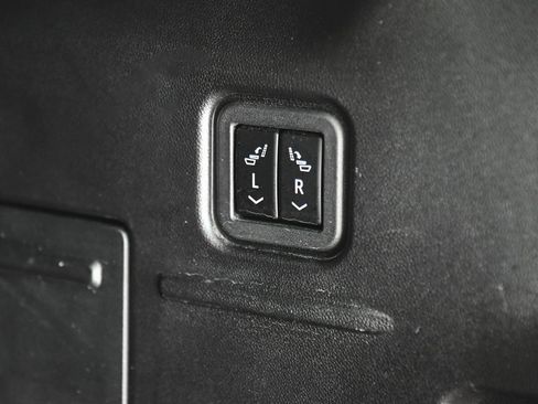 Used 2024 GMC Hummer EV 2X AWD/4WD image 39