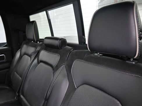 Used 2019 RAM 1500 Laramie AWD/4WD image 12