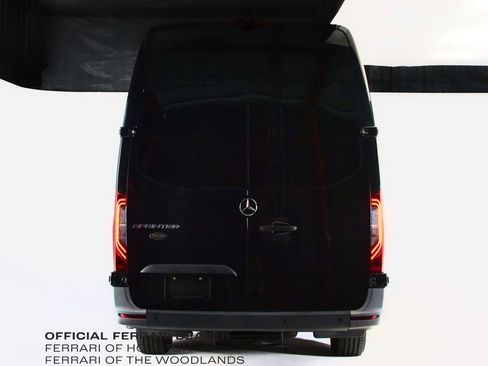 Used 2022 Mercedes-Benz Sprinter 3500 image 11