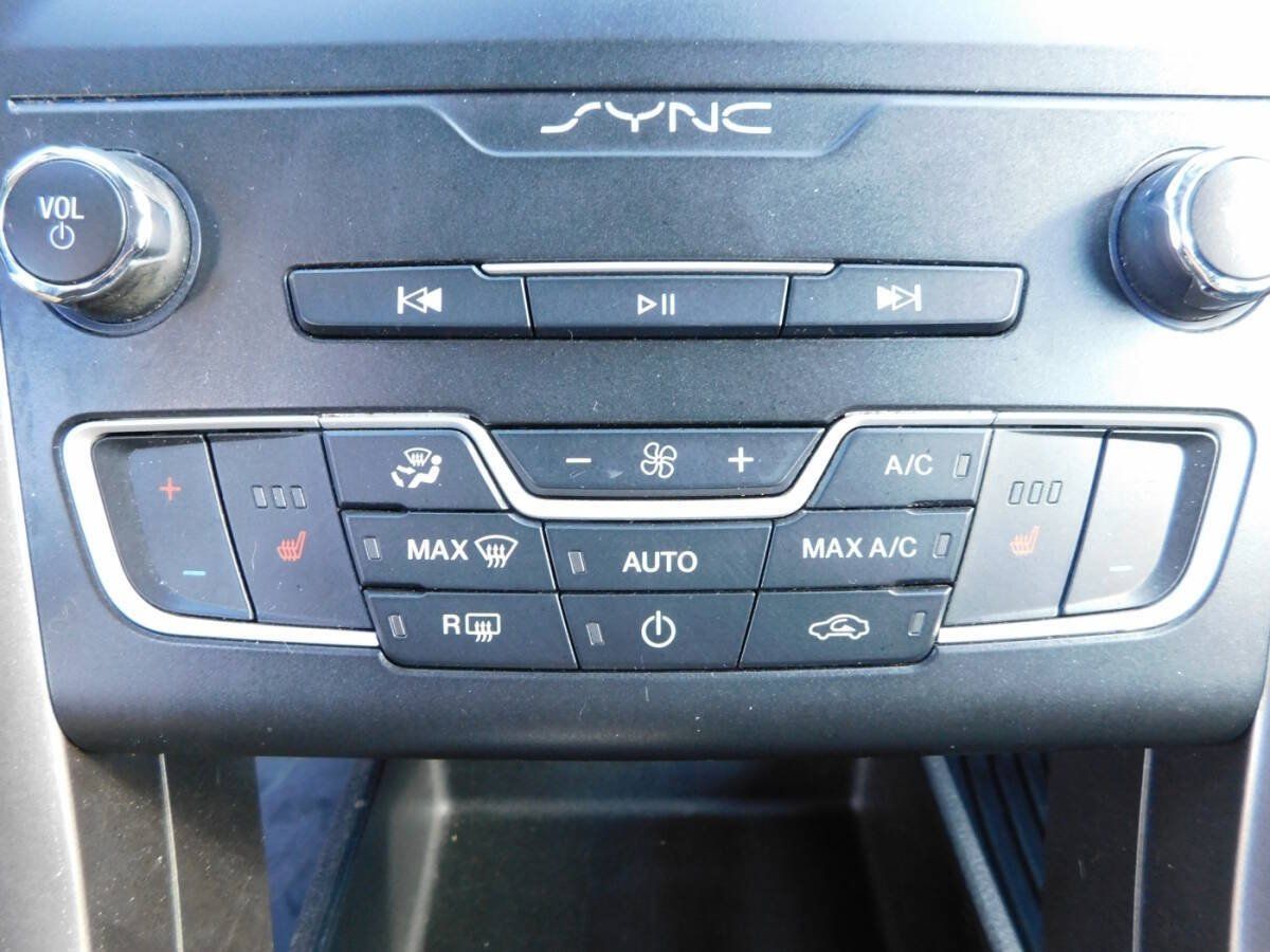 Used 2019 Ford Fusion SE AWD/4WD image 13
