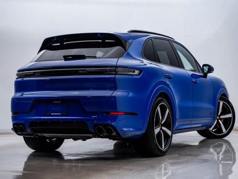 New 2025 Porsche Cayenne GTS image 11