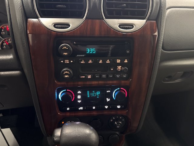 Used 2004 GMC Envoy XL SLT w/ 1SD Preferred Equipment Group AWD/4WD image 18