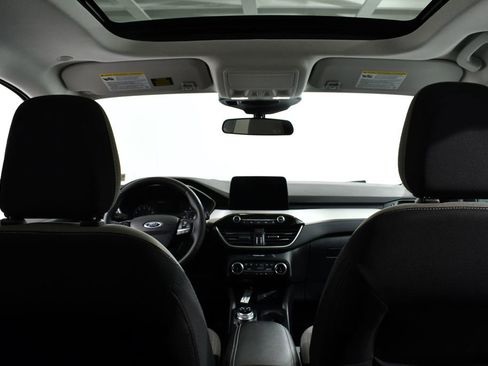 Used 2022 Ford Escape SE w/ SE Sport Appearance Package image 17