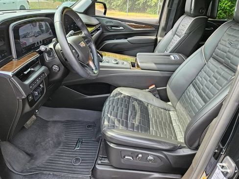 Used 2023 Cadillac Escalade Premium Luxury Platinum AWD/4WD image 7