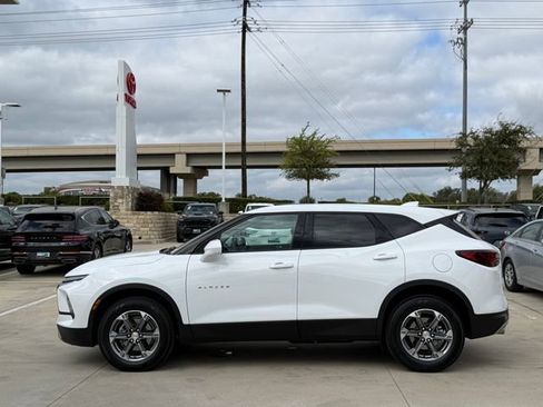 Used 2025 Chevrolet Blazer LT AWD/4WD image 7