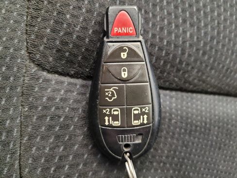 Used 2015 Dodge Grand Caravan SXT FWD image 32