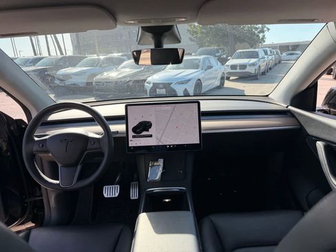 Used 2022 Tesla Model Y Performance AWD/4WD image 16