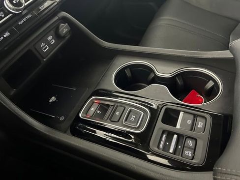 Certified 2023 Honda Pilot Elite image 32