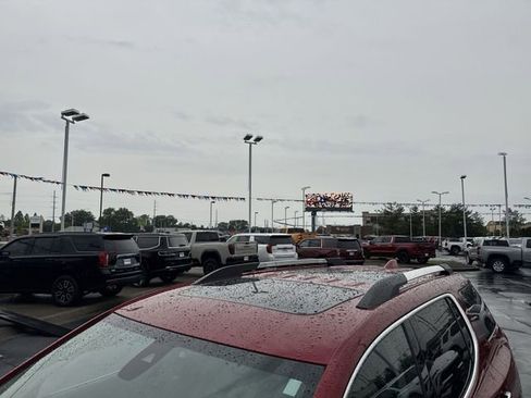 Used 2021 GMC Acadia Denali w/ Denali Technology Package FWD image 8