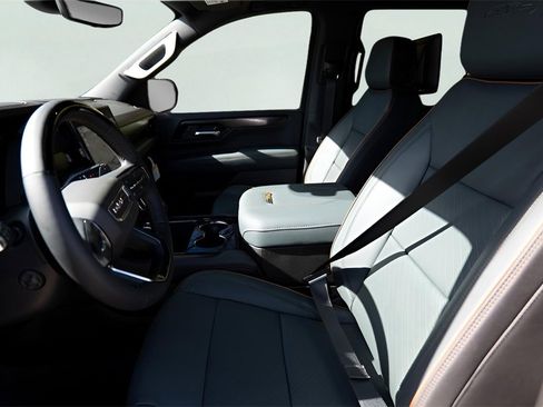 New 2026 GMC Yukon AT4 image 9