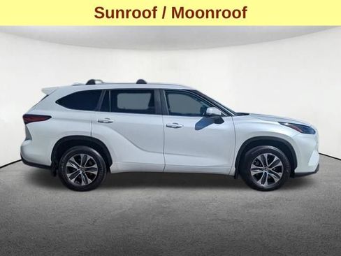 Used 2023 Toyota Highlander XLE AWD/4WD image 4