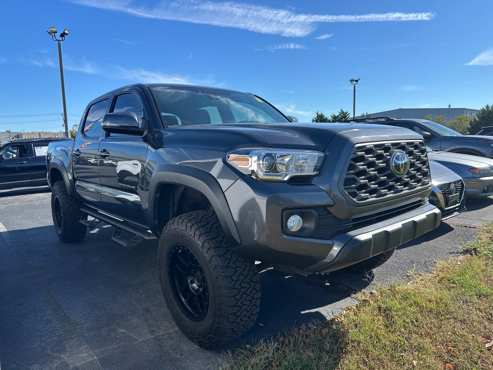Used 2020 Toyota Tacoma TRD Off-Road AWD/4WD image 2