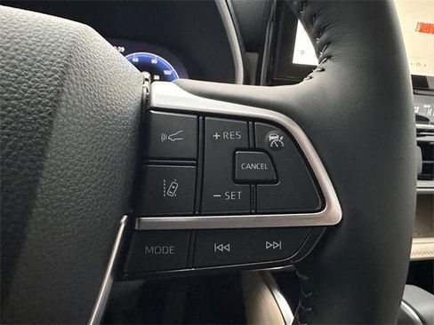 Used 2025 Toyota Highlander Limited image 22