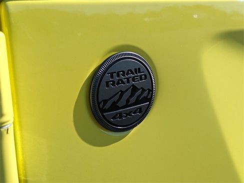 Used 2024 Jeep Gladiator Sport image 38