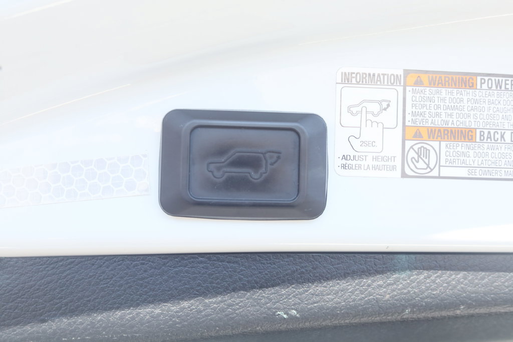 Used 2018 Toyota RAV4 Adventure w/ Cold Weather Package AWD/4WD image 33