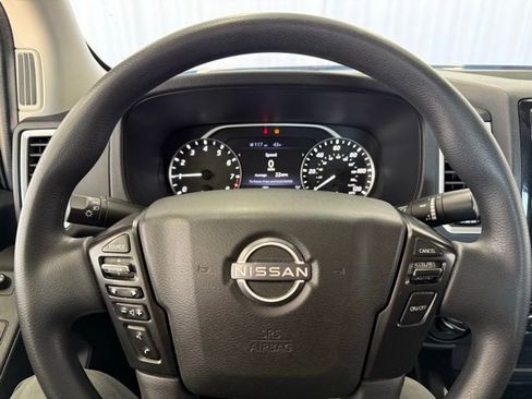 Used 2022 Nissan Frontier SV image 6