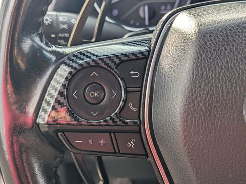 Used 2020 Toyota Camry SE w/ Blackout Package image 27