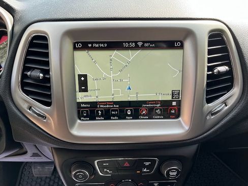 Used 2018 Jeep Compass Latitude w/ Popular Equipment Group AWD/4WD image 16