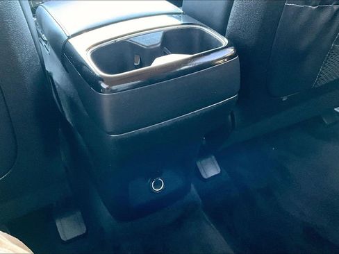 Used 2022 Kia Telluride LX image 11