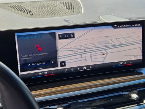 Used 2024 BMW X7 M60i w/ Executive Package image 4