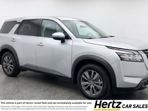 Used 2025 Nissan Pathfinder SV image 1