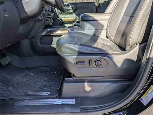 Used 2021 Chevrolet Silverado 1500 LT Trail Boss w/ Convenience Package II image 12