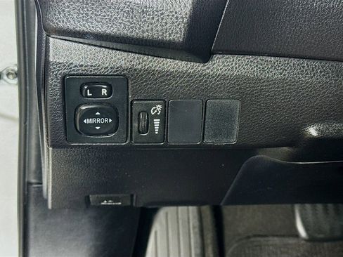 Used 2016 Toyota Corolla L image 10