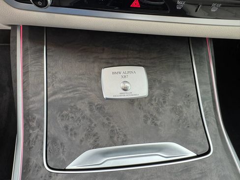Used 2024 BMW ALPINA XB7 AWD/4WD image 57