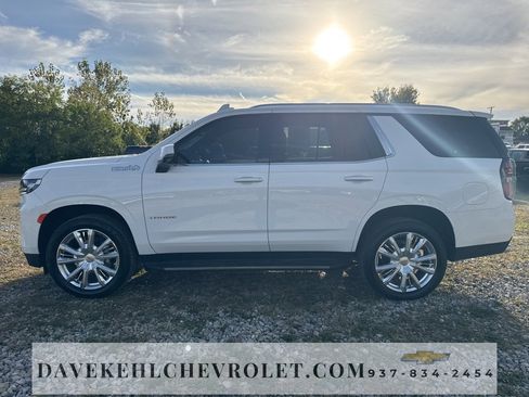 Used 2024 Chevrolet Tahoe High Country image 2