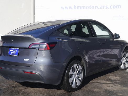 Used 2023 Tesla Model Y Long Range image 3