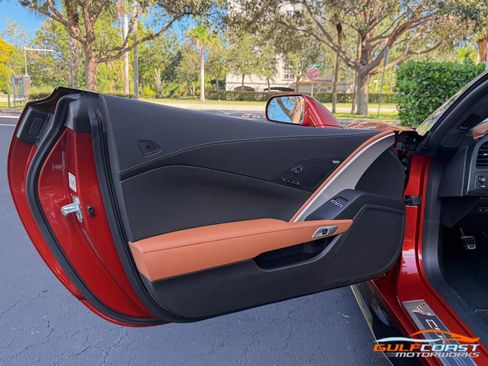 Used 2015 Chevrolet Corvette Z06 w/ 3LZ Preferred Equipment Group image 26