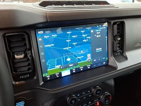 New 2025 Ford Bronco Badlands image 15