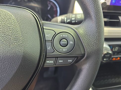 Used 2024 Toyota RAV4 XLE FWD image 22