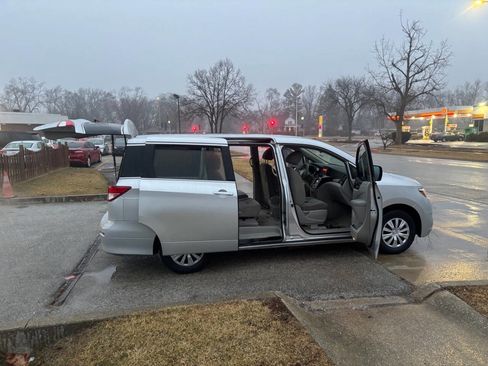 Used 2014 Nissan Quest S image 9