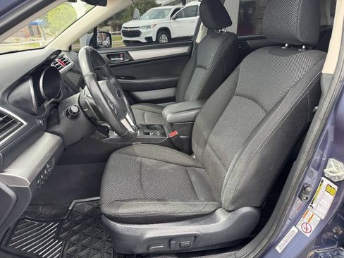 Used 2017 Subaru Outback 2.5i Premium AWD/4WD image 16