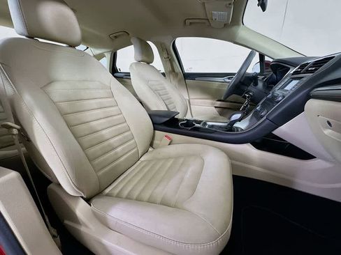 Used 2015 Ford Fusion SE image 14