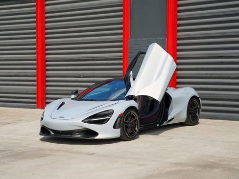 Used 2018 McLaren 720S RWD image 1