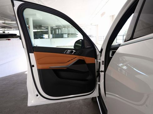 New 2026 BMW X5 sDrive40i image 13