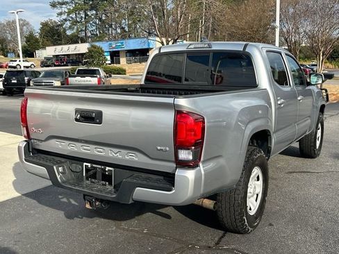Used 2022 Toyota Tacoma SR image 3