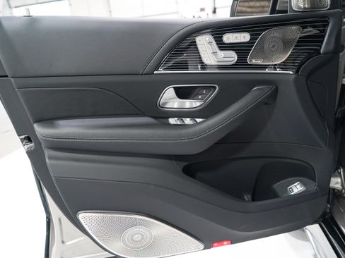 Used 2024 Mercedes-Benz Maybach GLS 600 4MATIC image 24